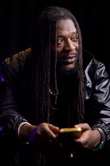 Artiste de musique du monde